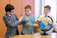 Репортаж в кабинете географии - начальные классы (Беляев Денис) фото